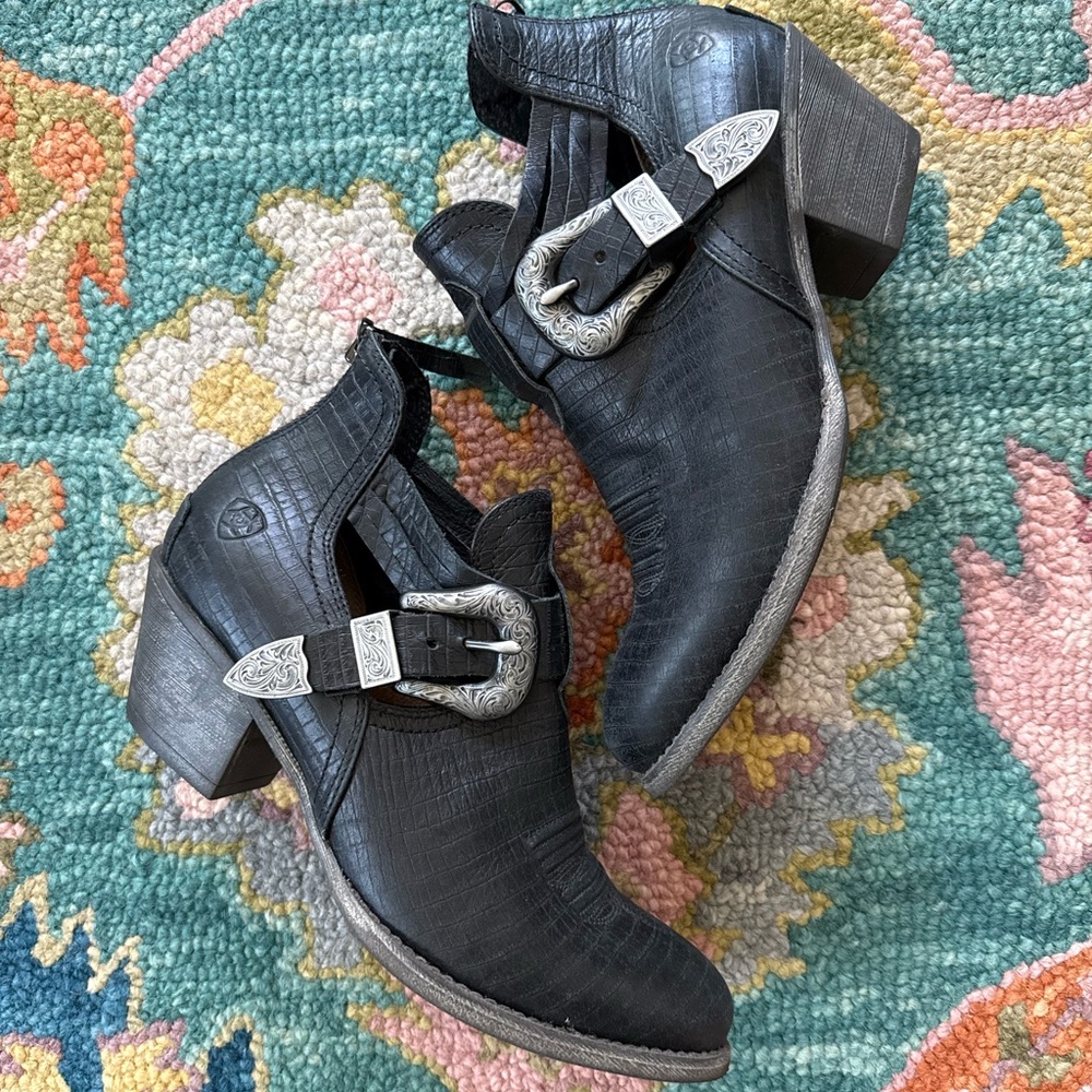 Ariat Black Leather Western Booties w/ Buckle – Size 8 – Worn Once